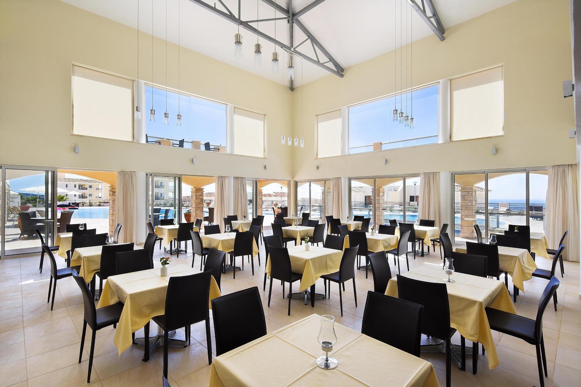 Club St. George (Adults Only) Lejlighedshotel Trimitusa Eksteriør billede