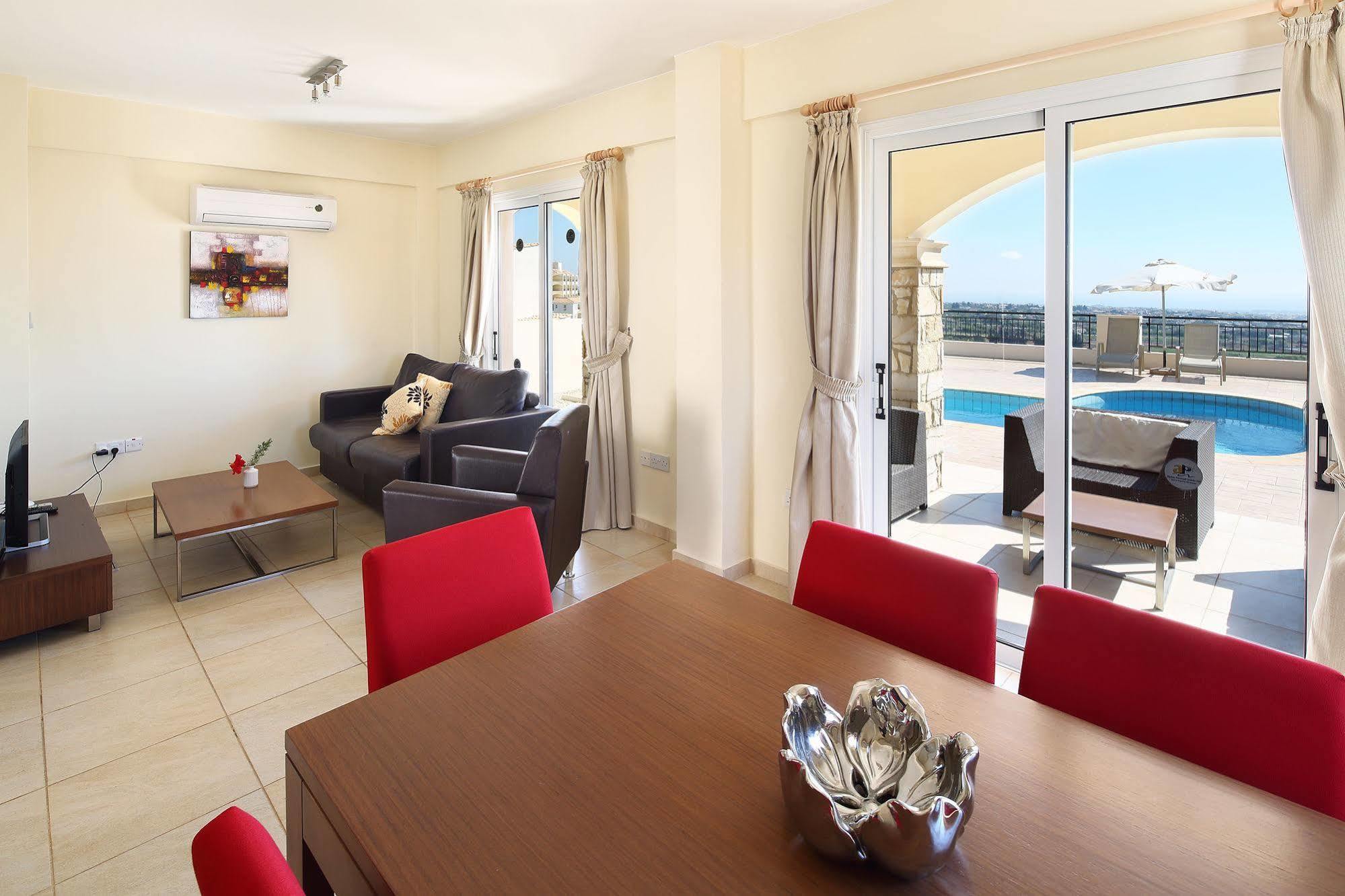 Club St. George (Adults Only) Lejlighedshotel Trimitusa Eksteriør billede